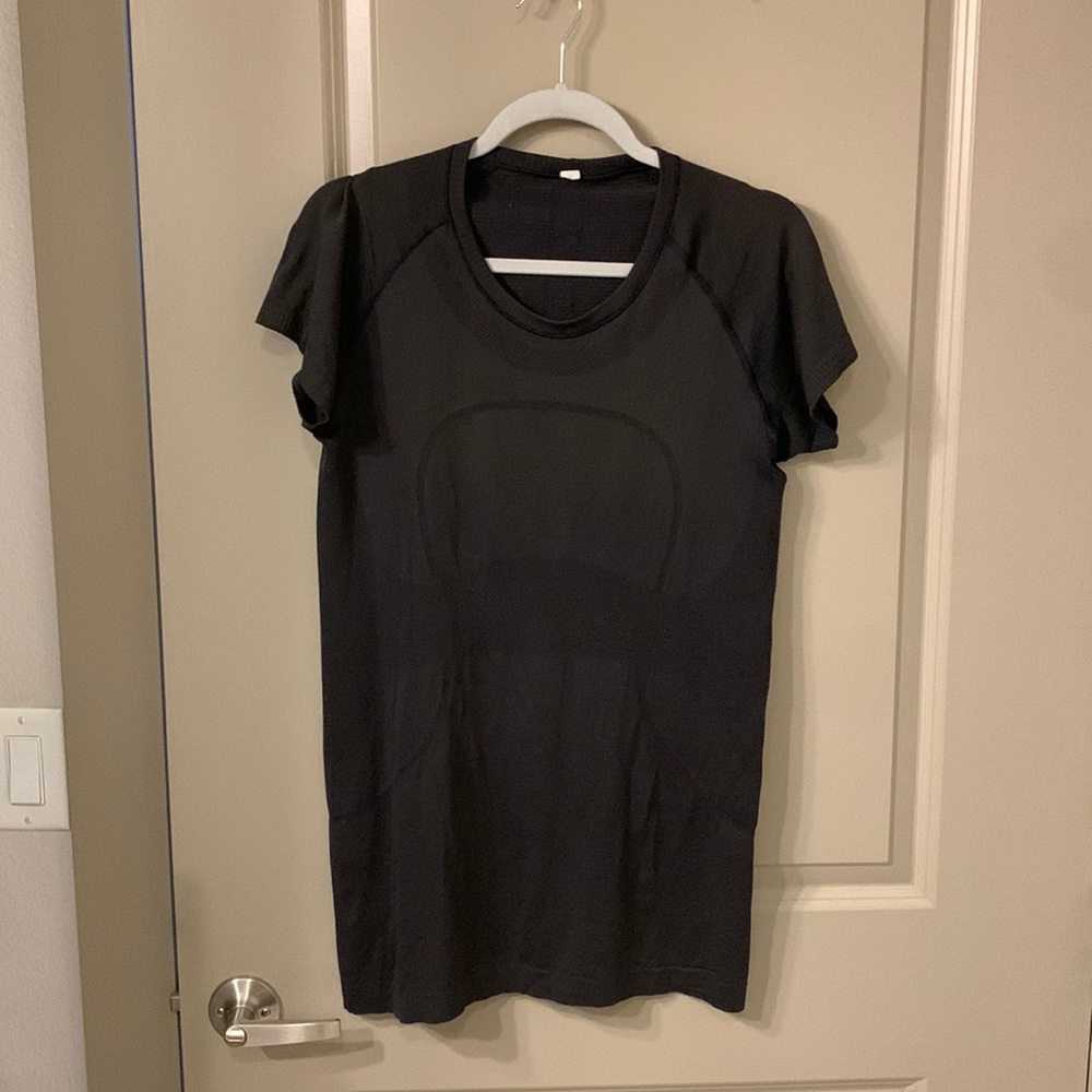 Lululemon swiftly tech short sleeve